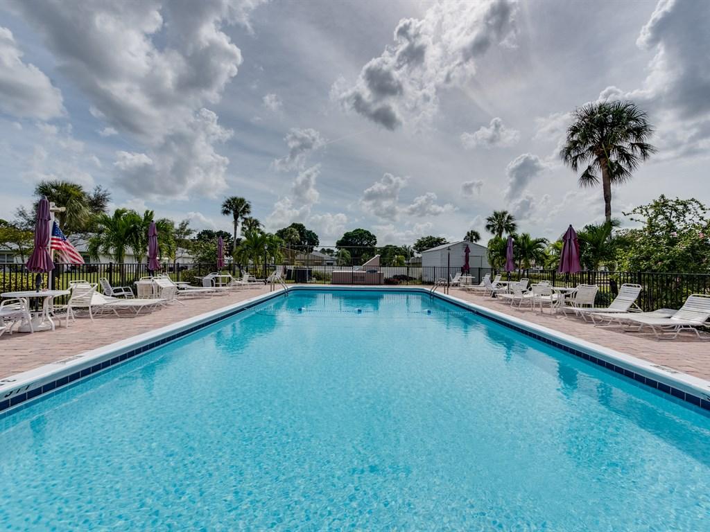 1285 High Point Place North, Unit D Delray Beach, FL 33445 - Photo 21 of 29 021_Pool