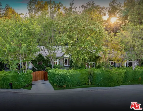 $4,995,000 | 19012 Dorlon Drive, Tarzana, CA 91356