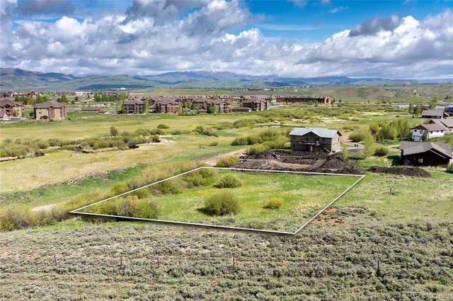 a view of an outdoor space