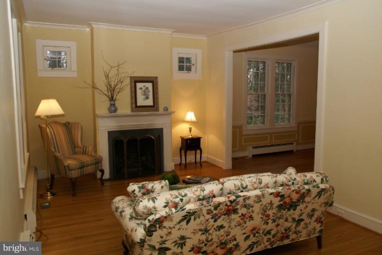 5 Tower Road Severna Park, MD 21146 - Photo 9 of 30 Living Room
