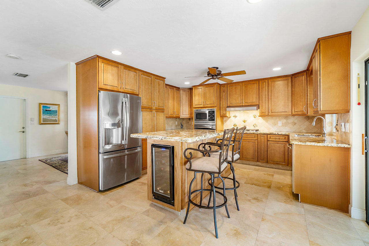 784 Sevilla Drive Boca Raton, FL 33432 - Photo 4 of 35 020-784SevillaDr-BocaRaton-FL-small