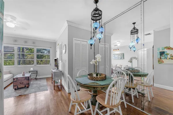 $2,000 | 28 Almeria Avenue, Unit 4, Coral Gables, FL 33134