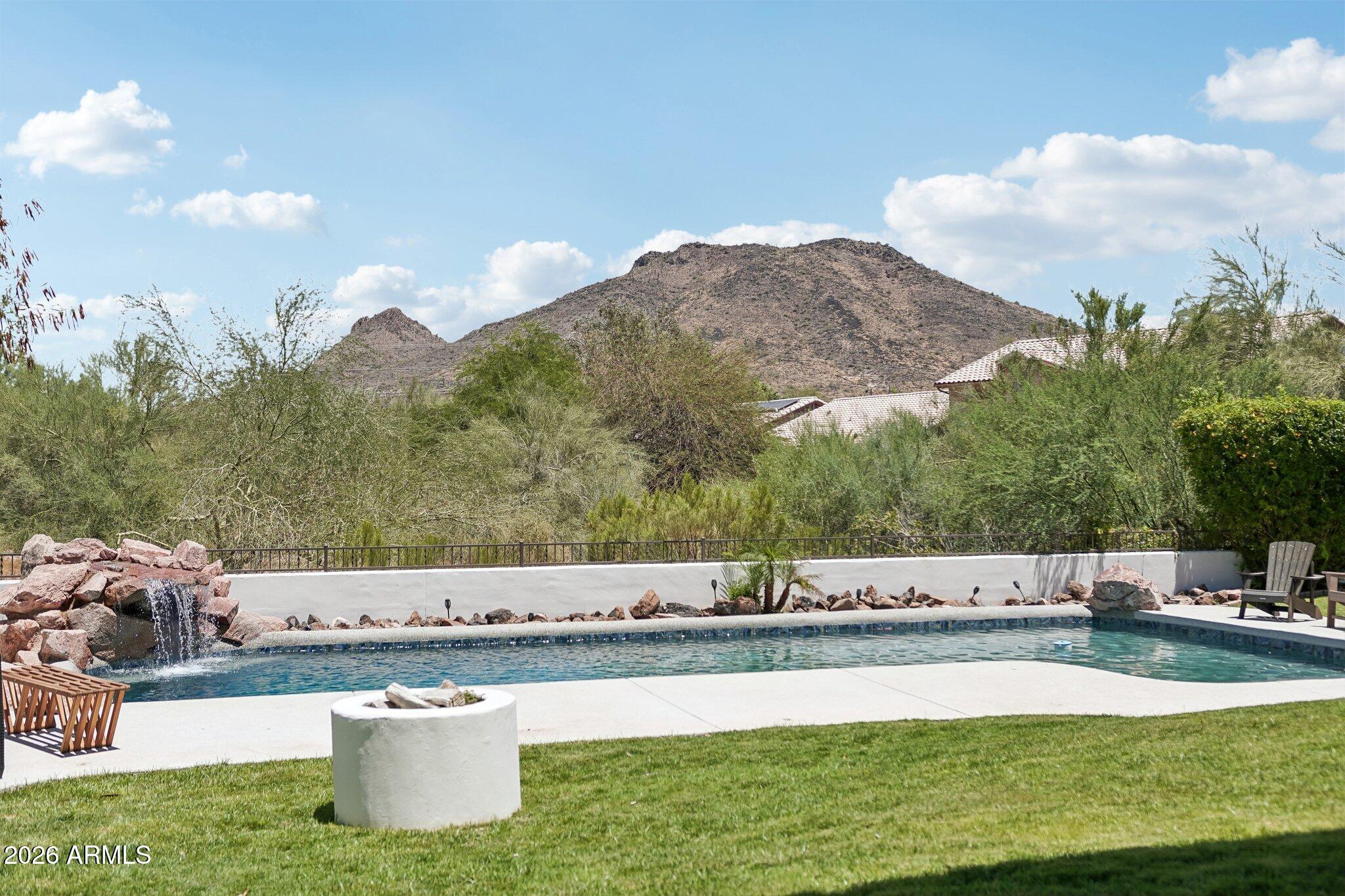 6132 West Alameda Road Glendale, AZ 85310 - Photo 6 of 87 63-web-or-mls-W Alameda Rd-S1906-061