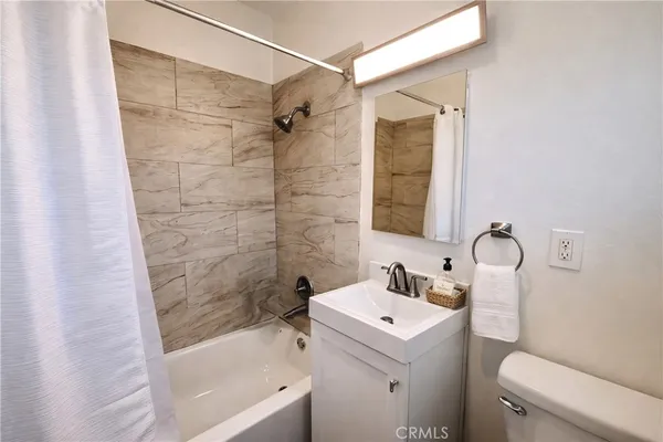 $1,995 | 1820 West Sallie Lane, Unit 7, Anaheim, CA 92804