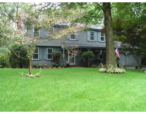 322 Holly Road Marshfield, MA 02050 - Photo 1 of 17 Gallery Image 1