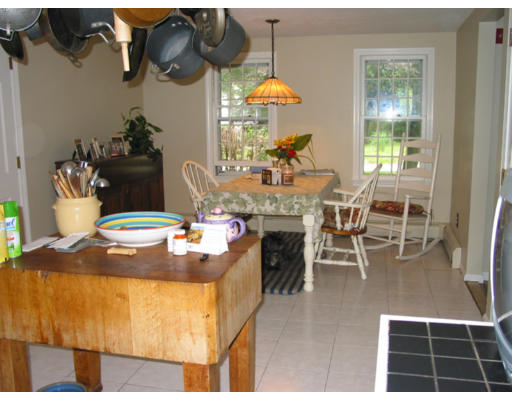 322 Holly Road Marshfield, MA 02050 - Photo 8 of 17 Gallery Image 8