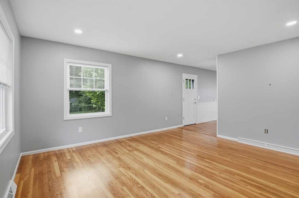 3 Hingham Road, Unit 1 Worcester, MA 01606 - Photo 12 of 35
