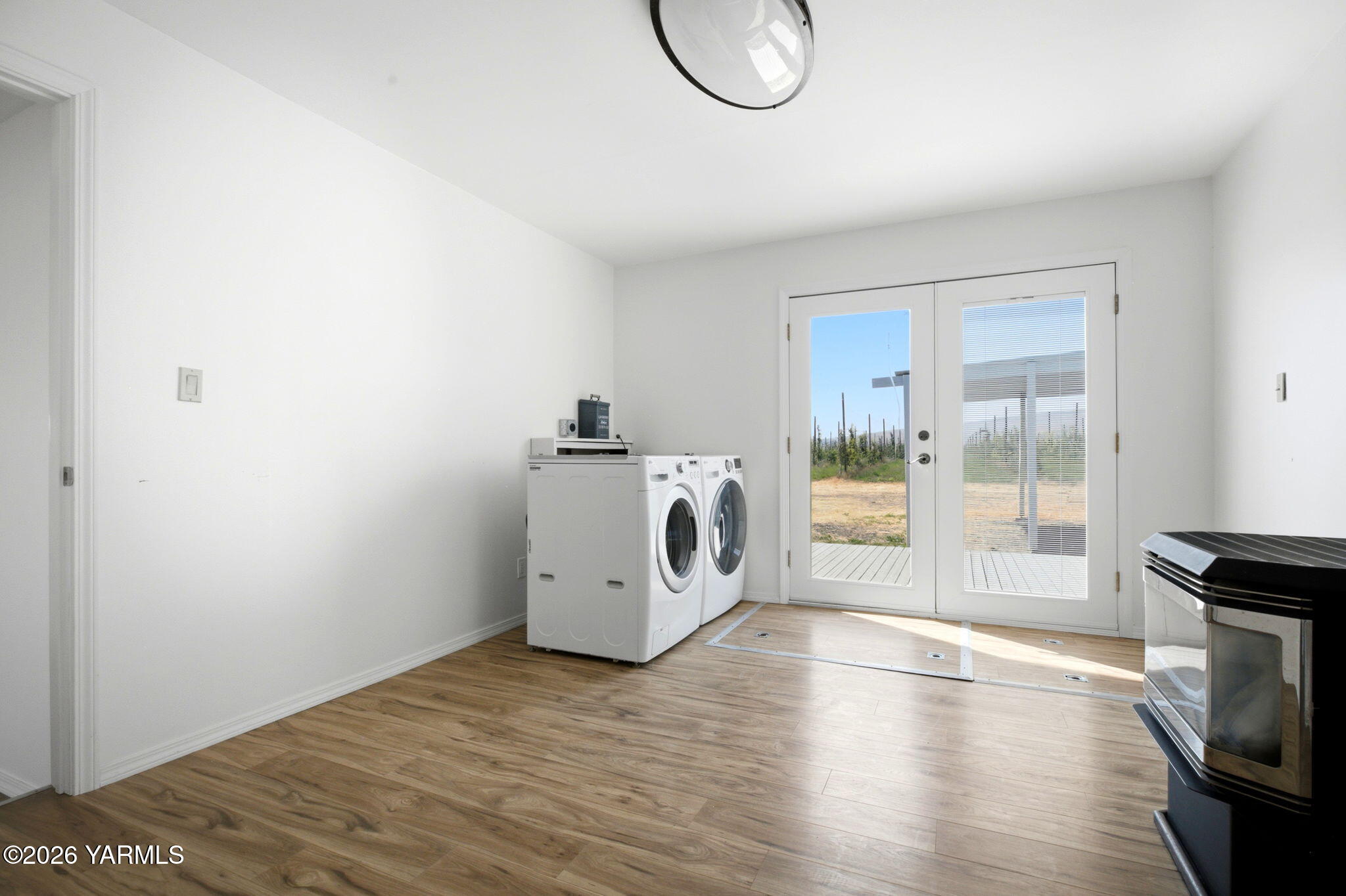 1660 Thompson Road Cowiche, WA 98923 - Photo 26 of 27 Laundry Room/Mud Room