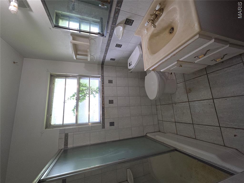 2338 Ruckert Avenue St. Louis, MO 63114 - Photo 12 of 16 Gallery Image 12