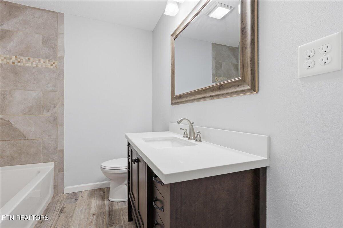 7709 Morris Road Knoxville, TN 37938 - Photo 32 of 52 Full Bath 2