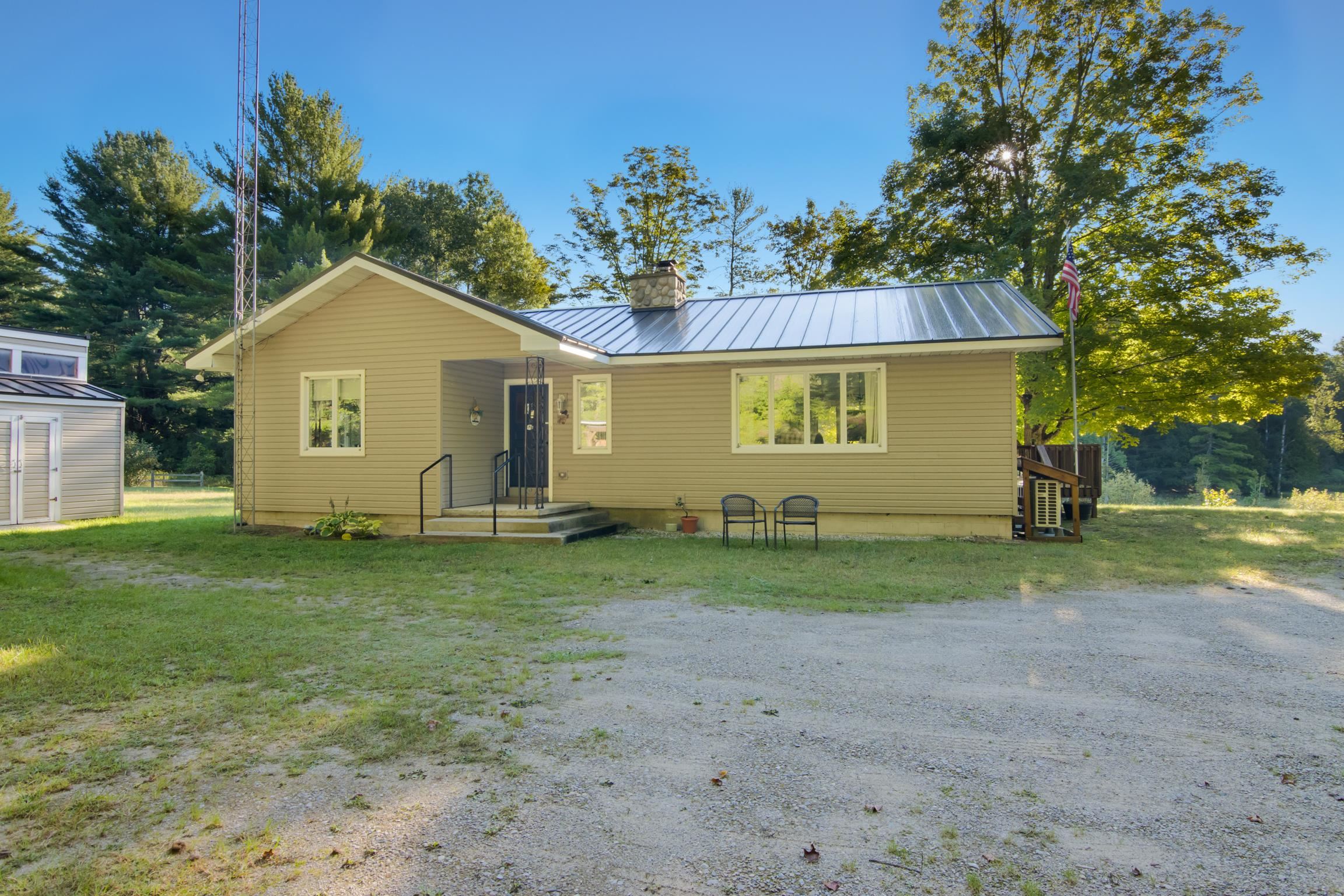 15172 Clark's Mill Road Interlochen, MI 49643 - Photo 7 of 69 1950615-dc179dcd-c99b-4e27-bf6a-e7b37714a057.JPG