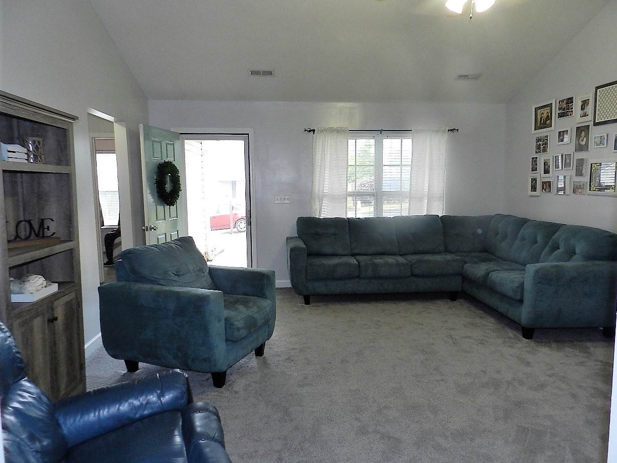 209 Frying Pan Court Boiling Springs, SC 29316 - Photo 4 of 23 Gallery Image 4