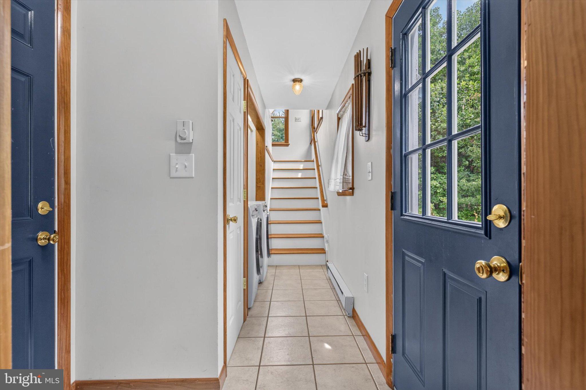 1147 Pinetown Road Lewisberry, PA 17339 - Photo 40 of 55 Inviting entryway with natural light.