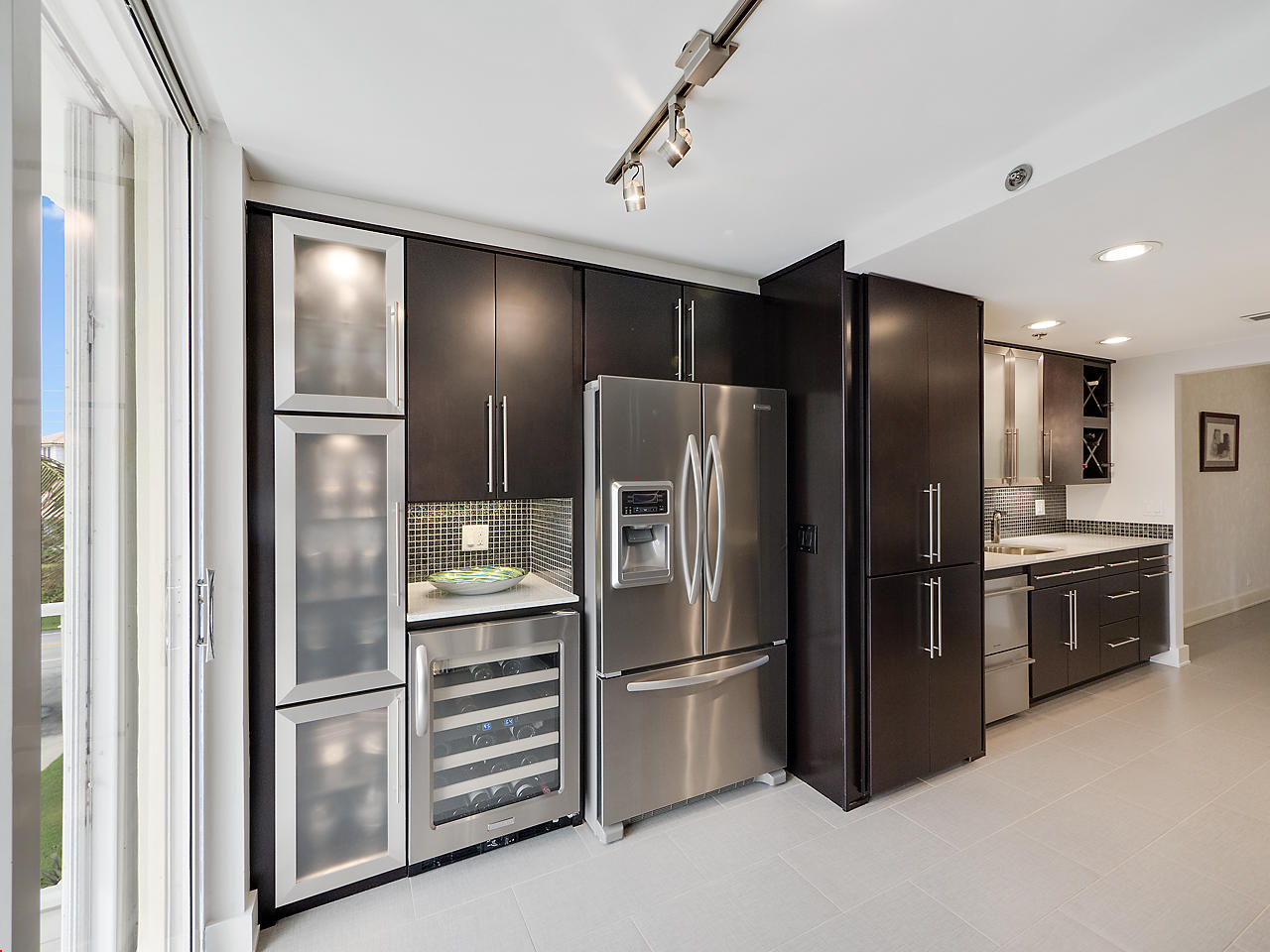 500 Ocean Drive, Unit W3B Juno Beach, FL 33408 - Photo 9 of 25 Kitchen