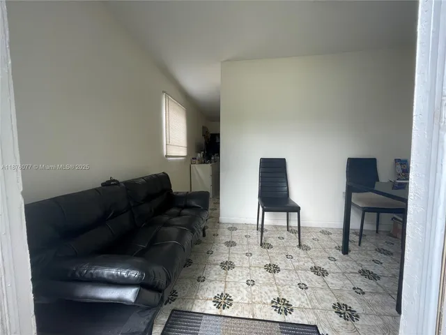 $1,400 | 1923 Northwest 1st Terrace, Unit C, Miami, FL 33125