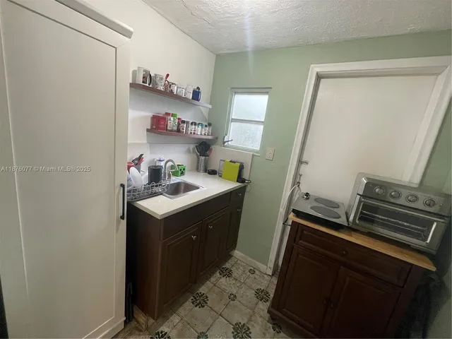 $1,400 | 1923 Northwest 1st Terrace, Unit C, Miami, FL 33125