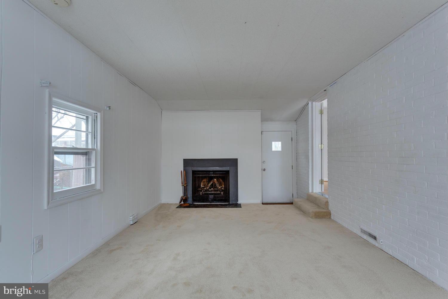 6826 Inverness Drive Springfield, VA 22150 - Photo 10 of 24 Family Room