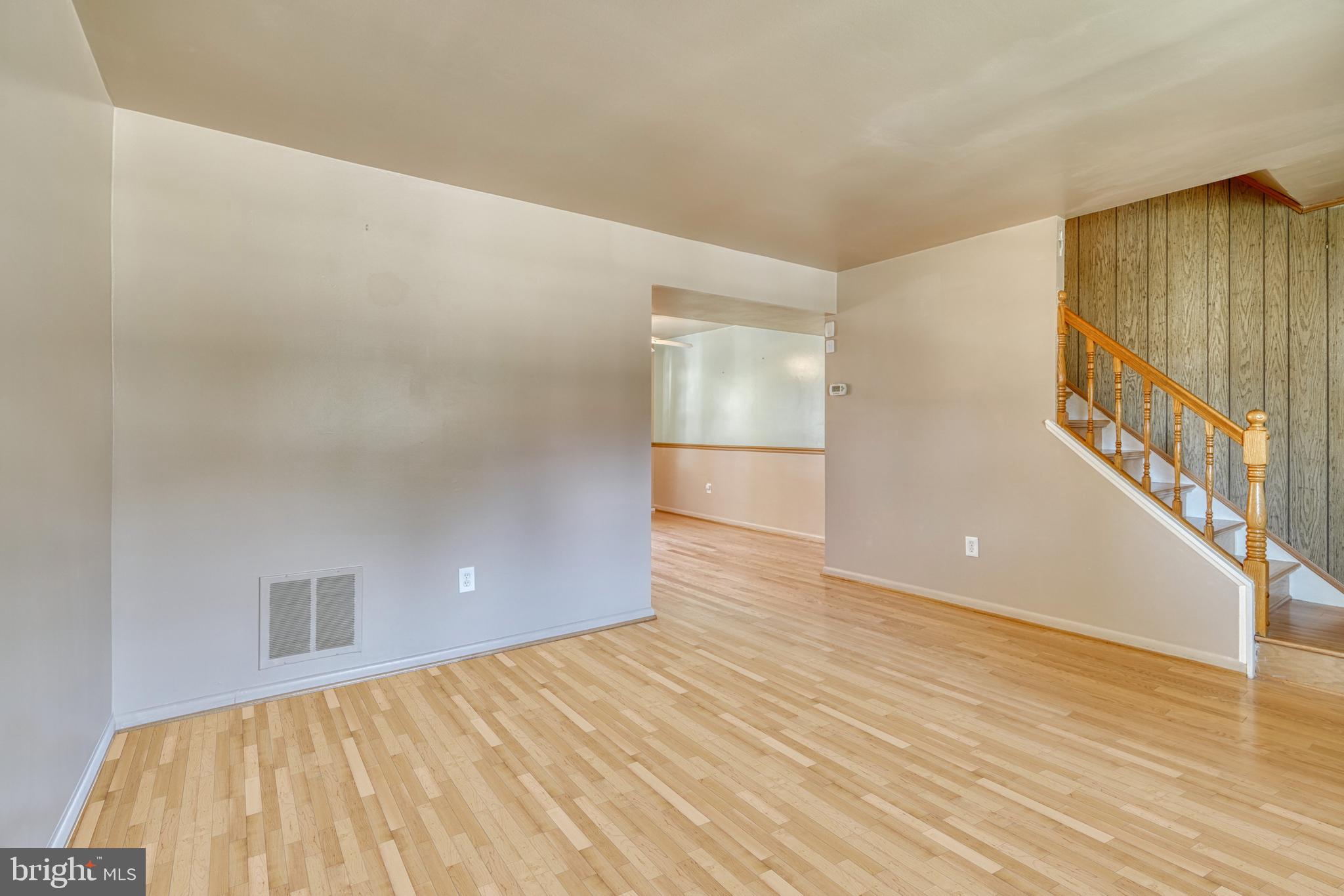 615 Queensgate Road Baltimore, MD 21229 - Photo 8 of 38