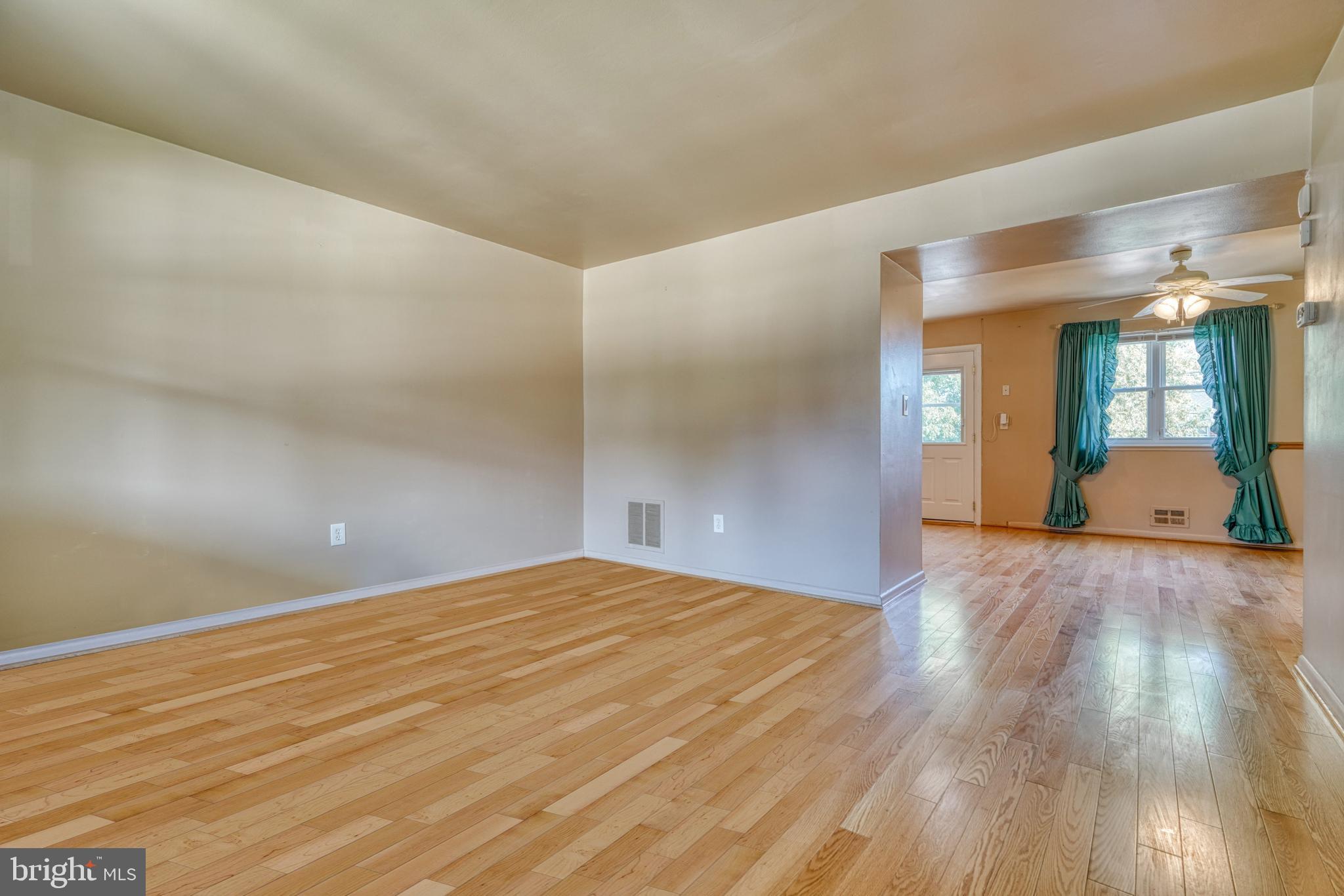 615 Queensgate Road Baltimore, MD 21229 - Photo 9 of 38