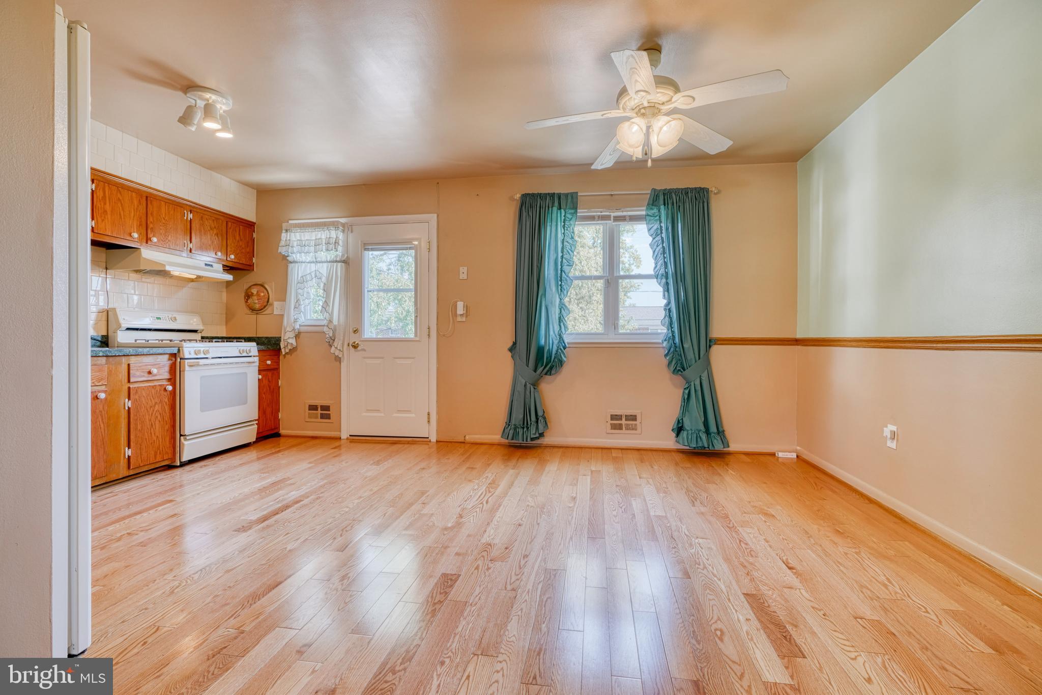 615 Queensgate Road Baltimore, MD 21229 - Photo 10 of 38