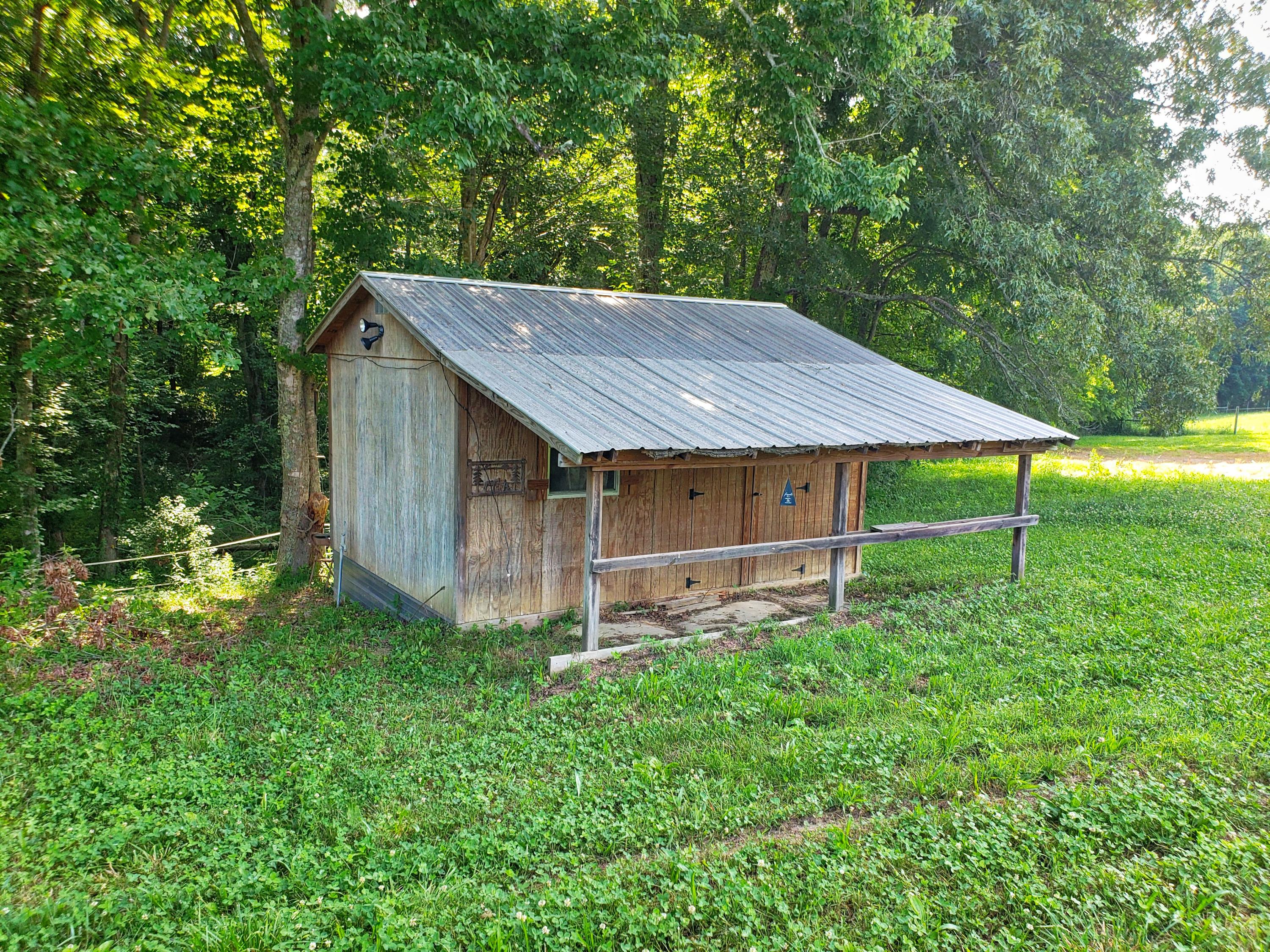 42 Mt Helen Road Allardt, TN 38504 - Photo 1 of 4 b1