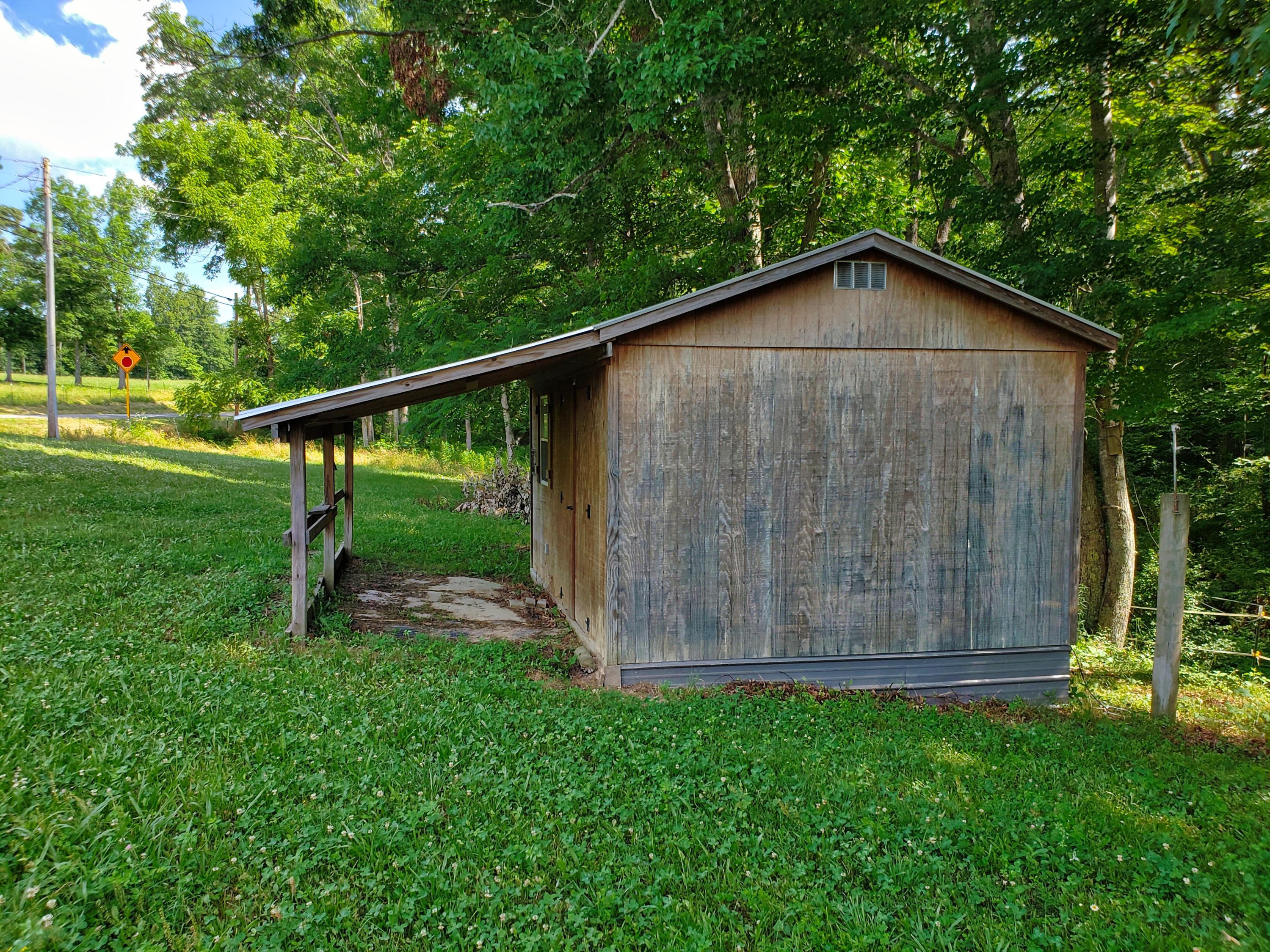 42 Mt Helen Road Allardt, TN 38504 - Photo 3 of 4 b3