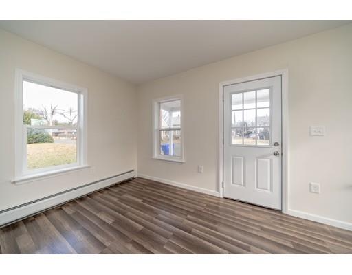 74 Nagle Street Springfield, MA 01151 - Photo 7 of 26