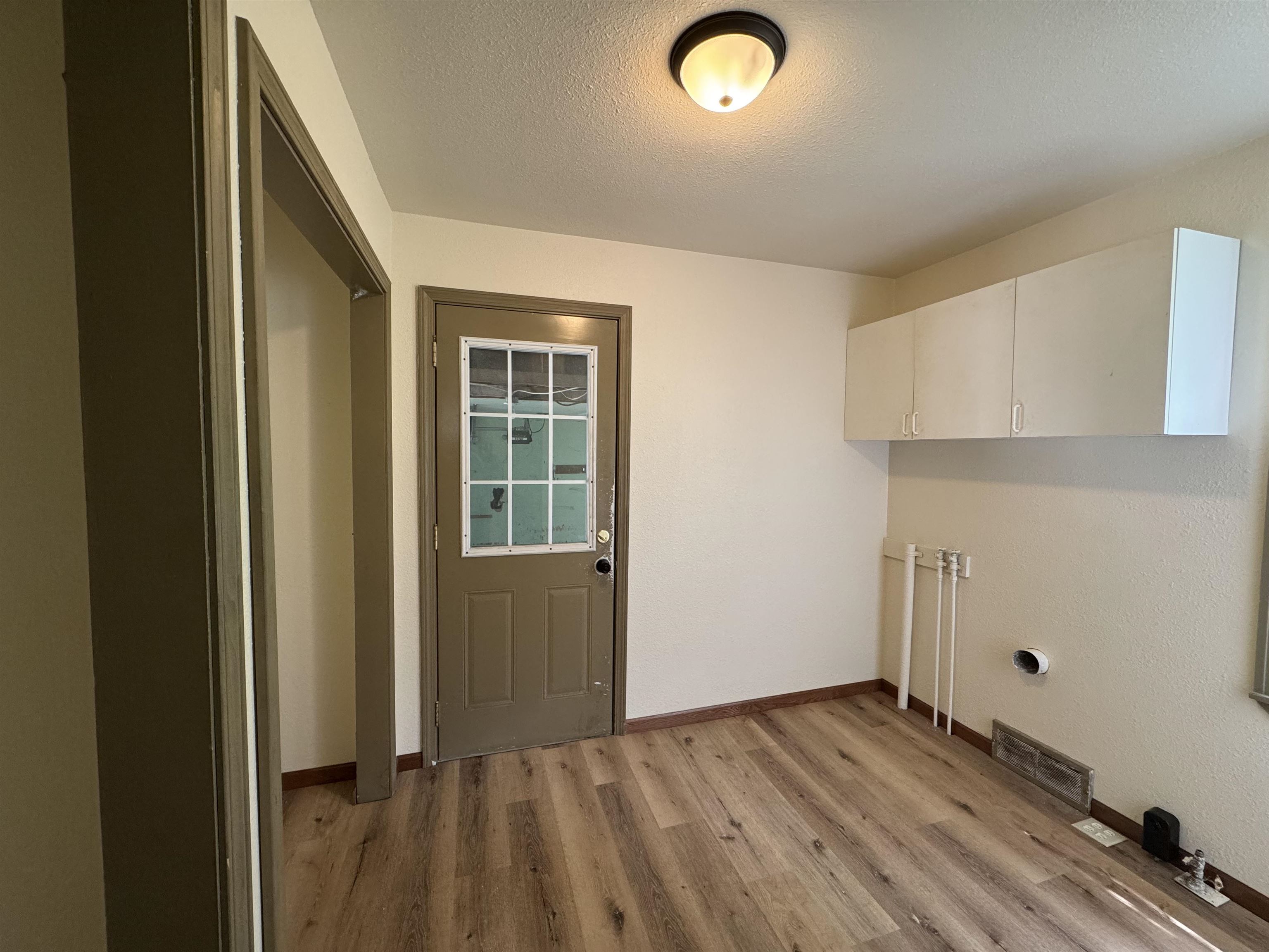 720 East Fulton Street Waupaca, WI 54981 - Photo 11 of 24