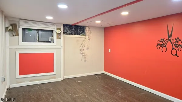 a view of empty room with front door