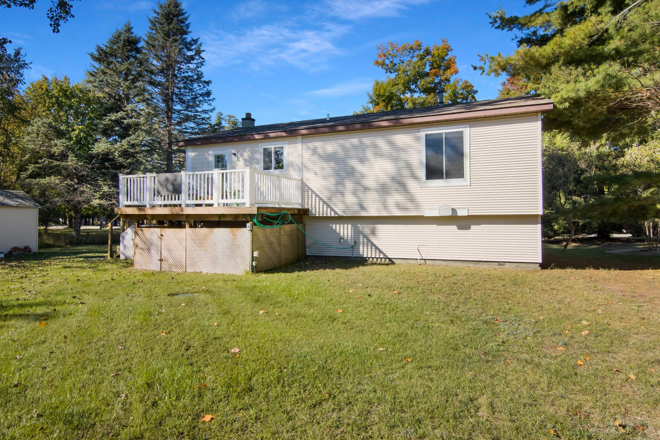 11147 South Lacore Road Empire, MI 49630 - Photo 2 of 25 1939181-400f3687-046d-4c2b-a27f-ba1b27f3975b.JPG