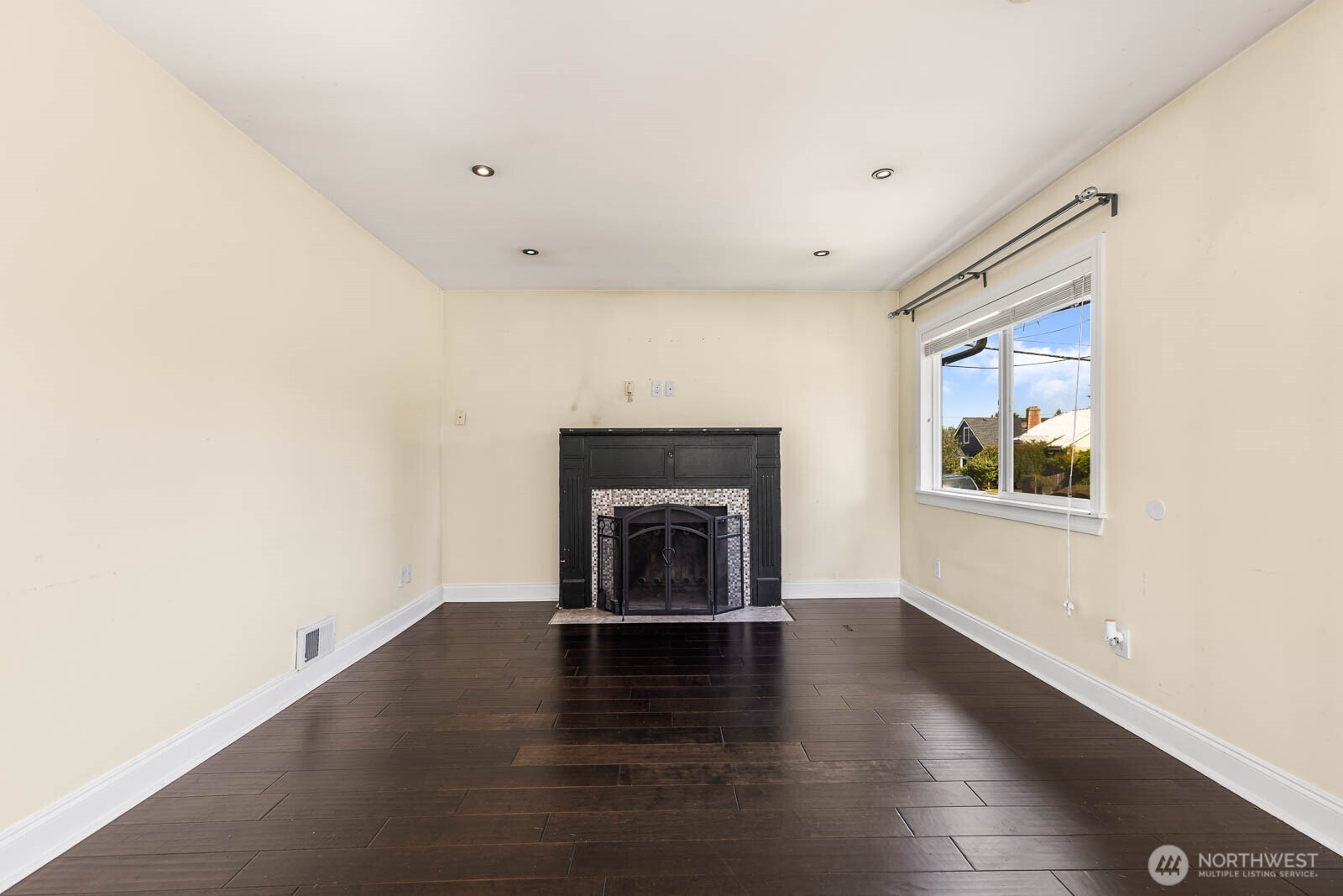 105 Wells Avenue North Renton, WA 98057 - Photo 2 of 23 Gallery Image 2