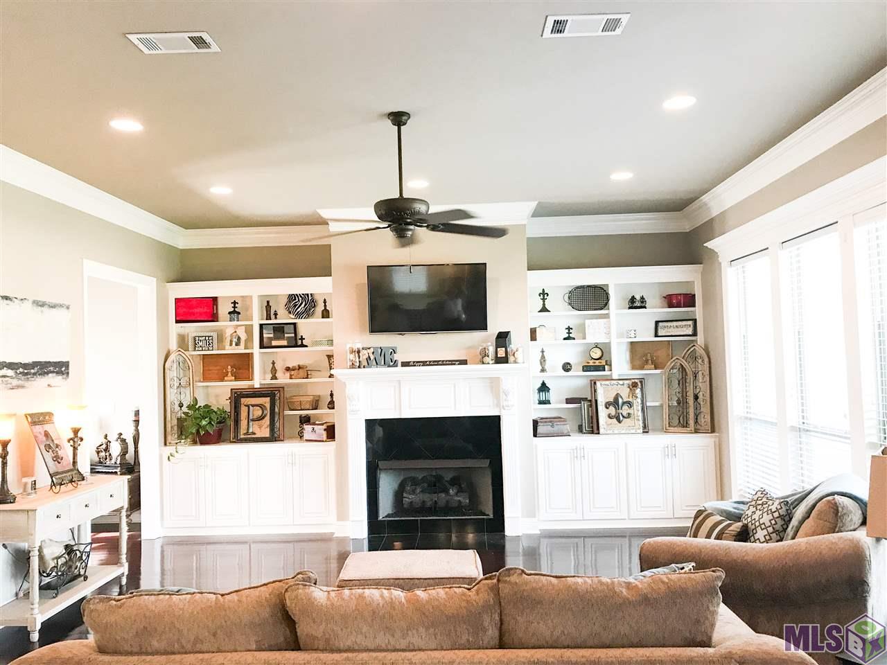 3315 Timber Grove Drive Baton Rouge, LA 70816 - Photo 3 of 14 Living Room