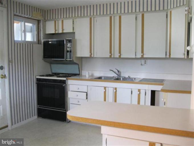 1929 Eastfield Road Dundalk, MD 21222 - Photo 4 of 7 Kitchen