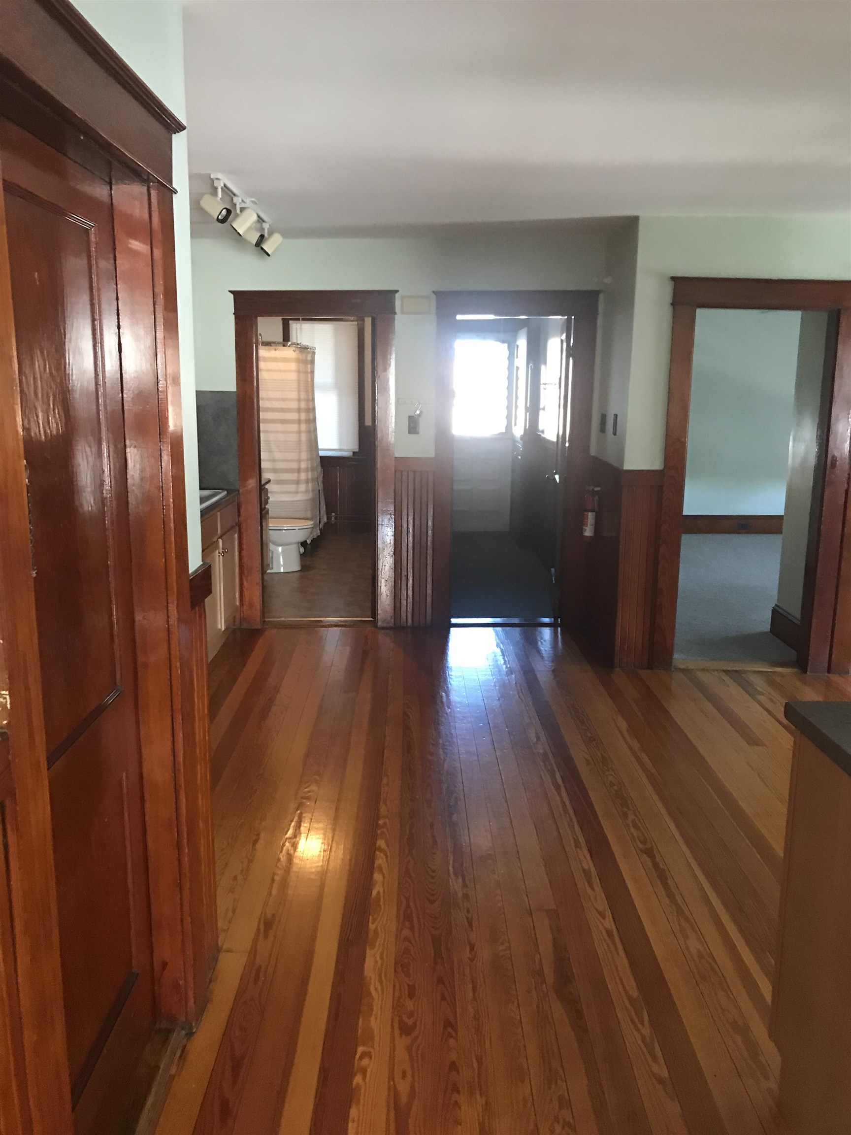152 Maple Street Manchester, NH 03103 - Photo 10 of 29 Gallery Image 10