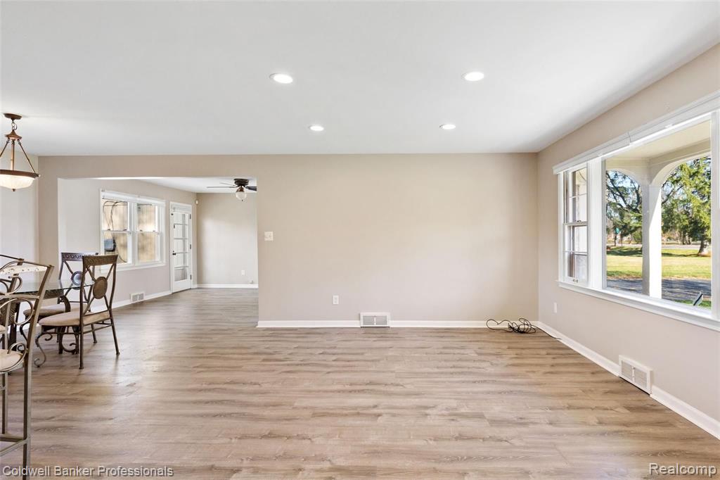 6650 Inkster Road West Bloomfield, MI 48322 - Photo 19 of 38