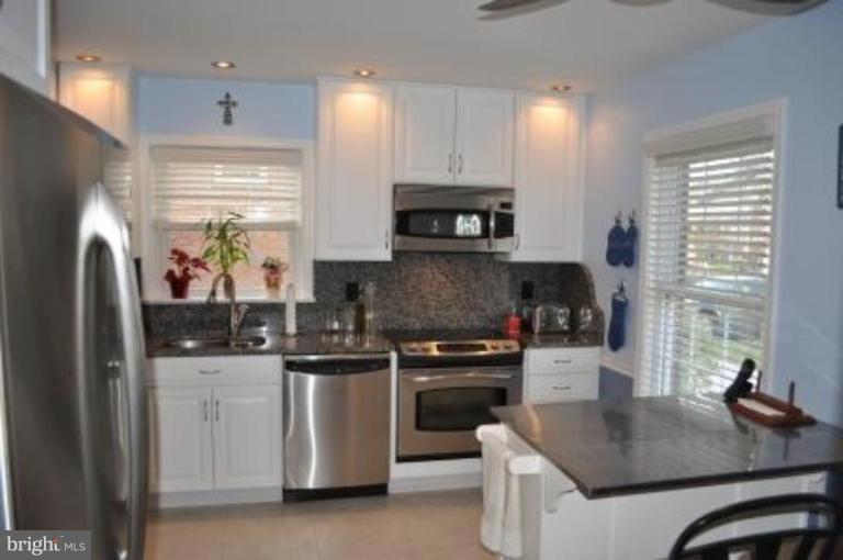 8088 Powderbrook Lane Springfield, VA 22153 - Photo 3 of 23 Kitchen