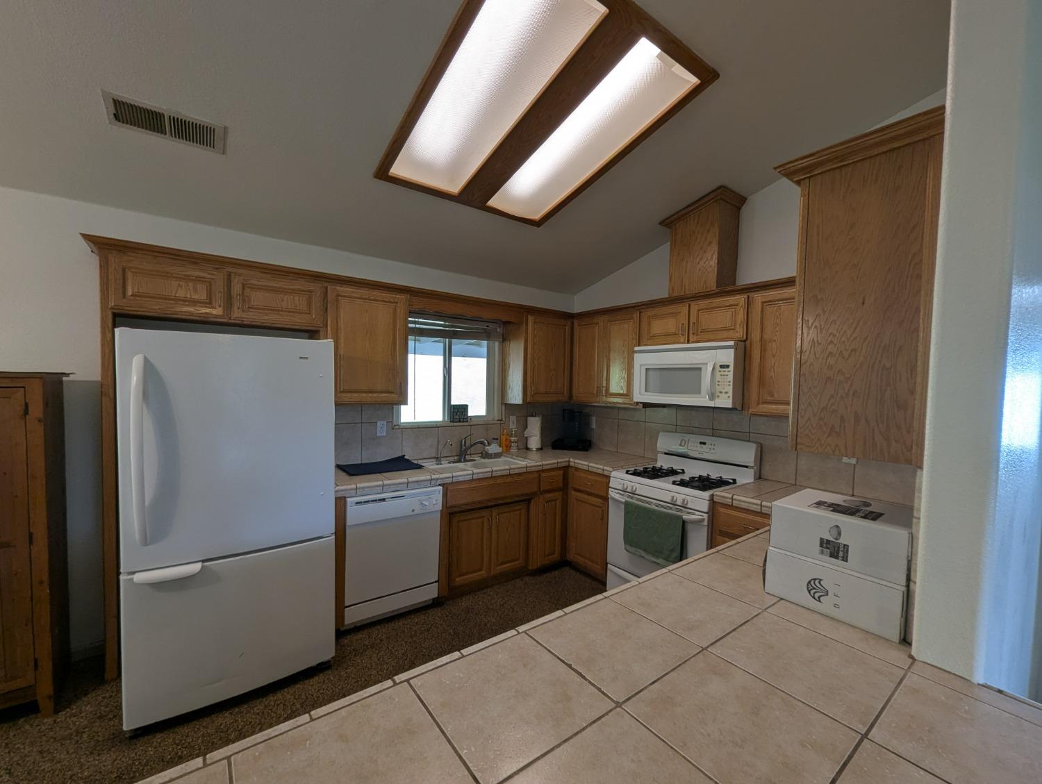 47232 Creekside Road Yokuts Valley, CA 93675 - Photo 13 of 40 Gallery Image 13