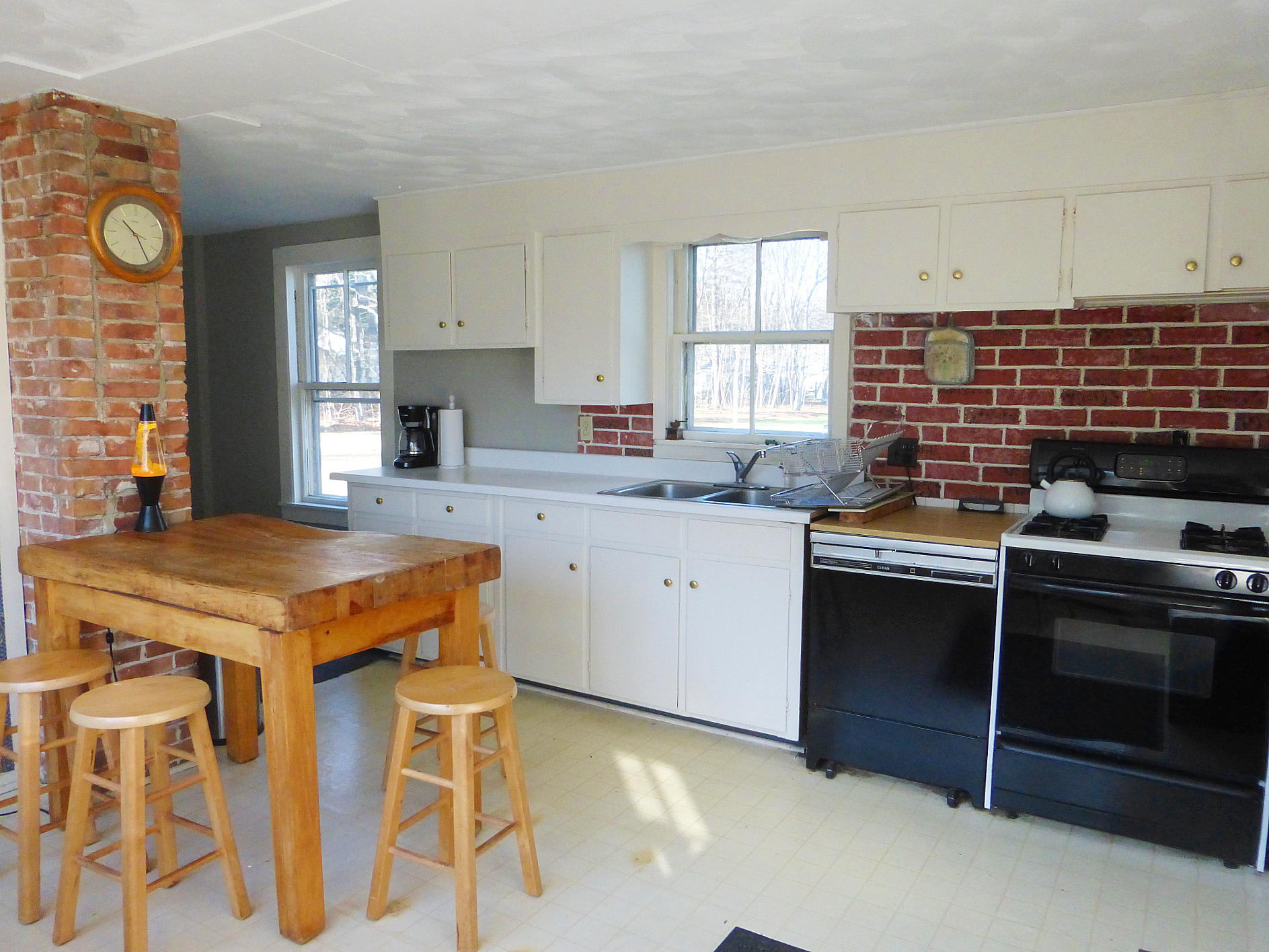 216 Alfred Road Kennebunk, ME 04043 - Photo 14 of 27 Old Kitchen1