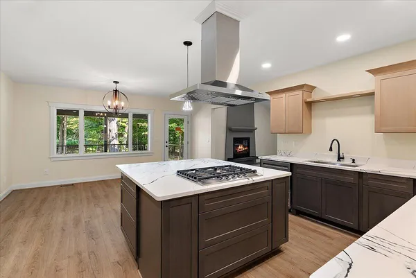$878,000 | 8806 Lakewood Trail, Berrien Center, MI 49102