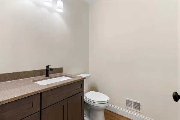 $878,000 | 8806 Lakewood Trail, Berrien Center, MI 49102