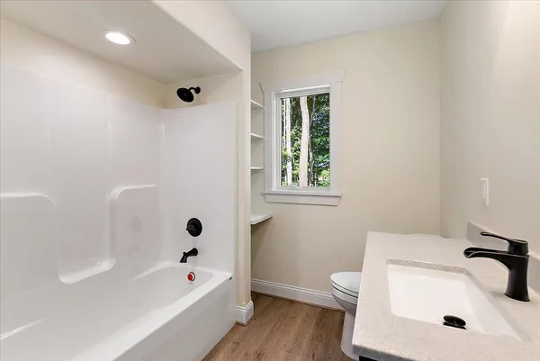 $898,000 | 8806 Lakewood Trail, Berrien Center, MI 49102