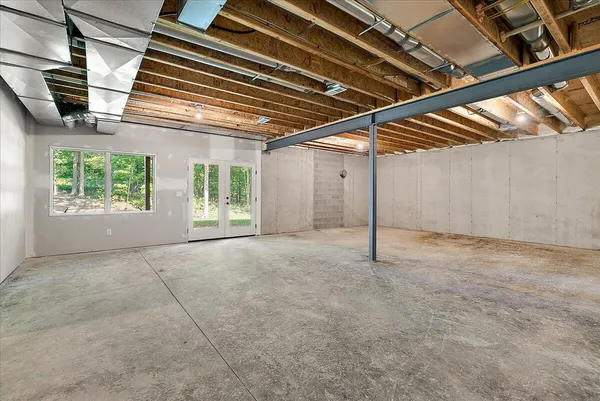 $878,000 | 8806 Lakewood Trail, Berrien Center, MI 49102