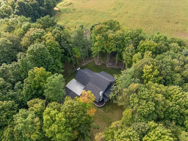 $878,000 | 8806 Lakewood Trail, Berrien Center, MI 49102