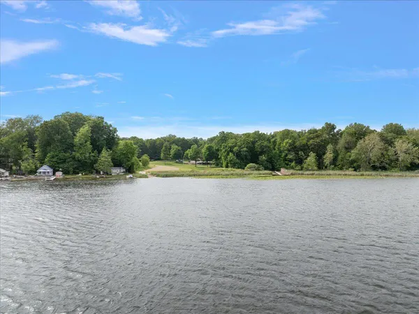 $878,000 | 8806 Lakewood Trail, Berrien Center, MI 49102