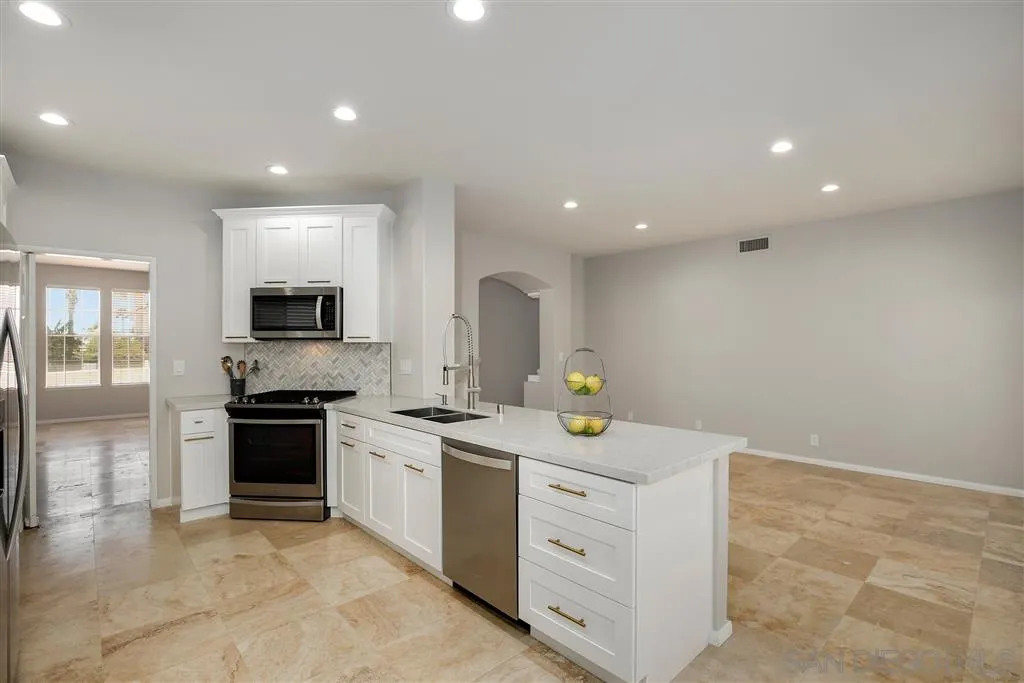 4744 Sunburst Road Carlsbad, CA 92008 - Photo 10 of 24 Gallery Image 10
