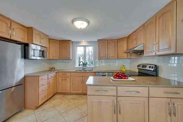 32 Bellflower Street Lexington, MA 02421 - Photo 5 of 26