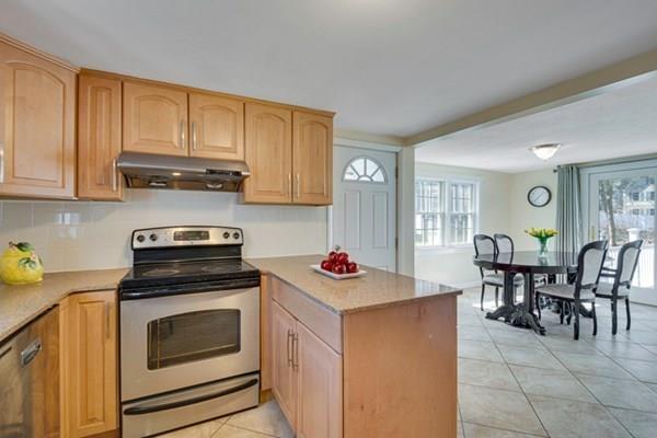 32 Bellflower Street Lexington, MA 02421 - Photo 8 of 26