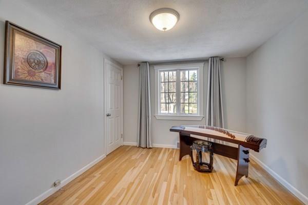 32 Bellflower Street Lexington, MA 02421 - Photo 10 of 26