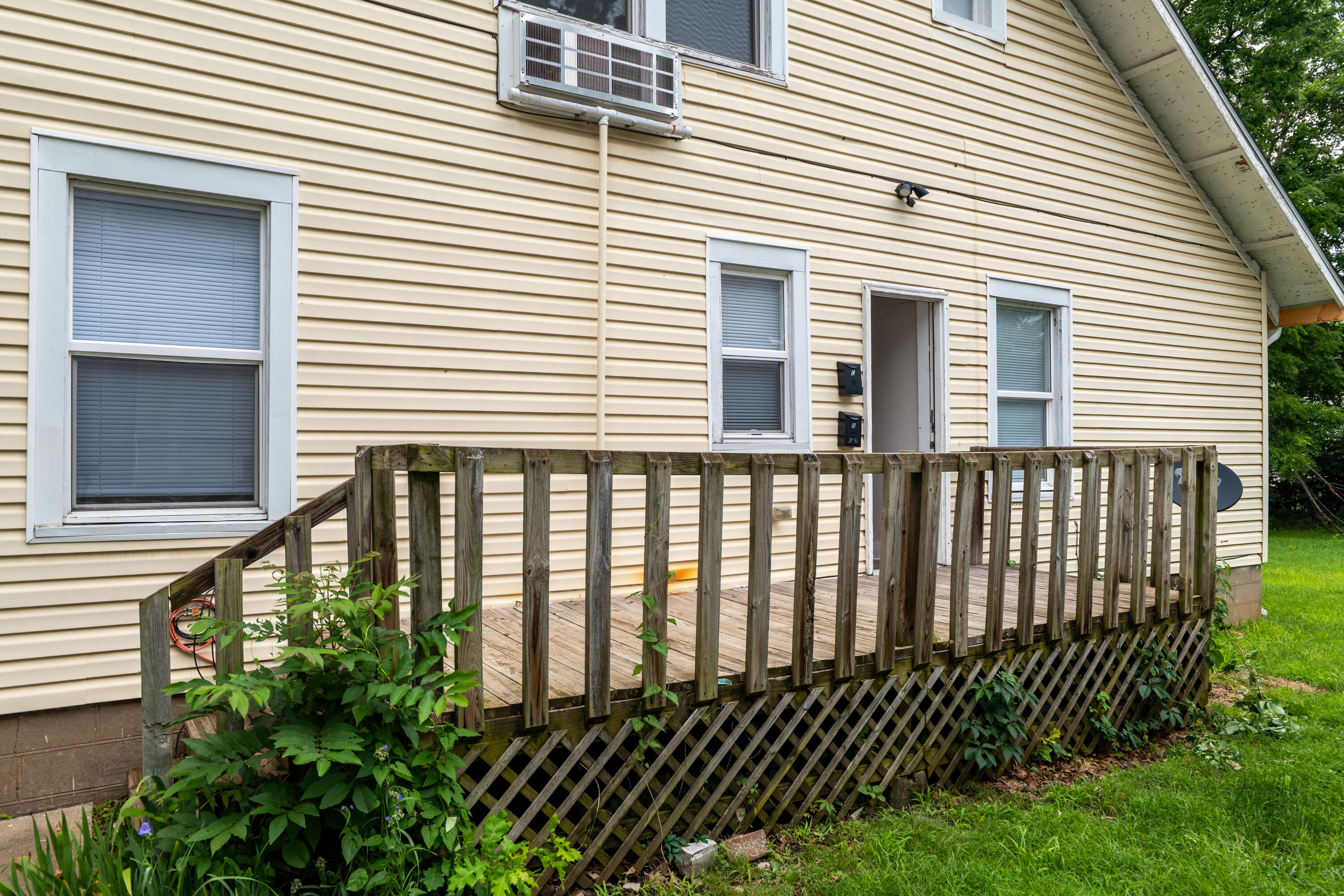 829 West Pershing Street Springfield, MO 65806 - Photo 23 of 39 829 W Pershing-19