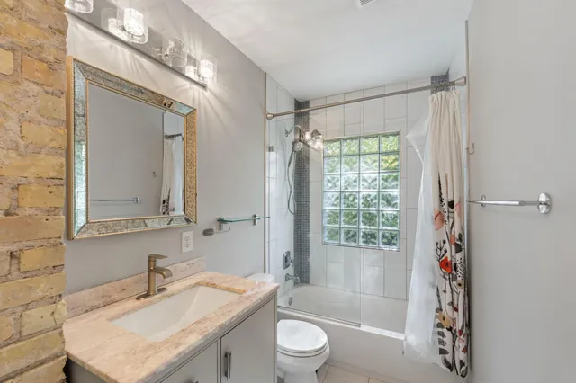 $2,595 | 3409 West 50th Street, Minneapolis, MN 55410